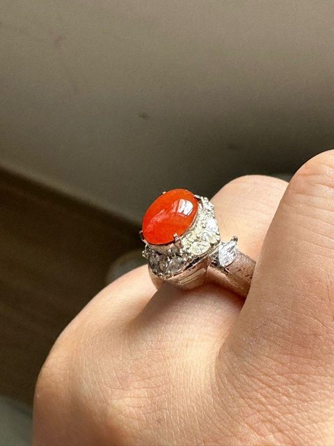 古玩玉器天然紅翡鑲嵌戒指真品鑒賞圖
