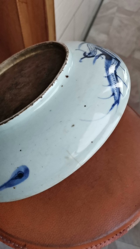 古玩陶瓷過墻龍紋青花盤真品鑒賞圖