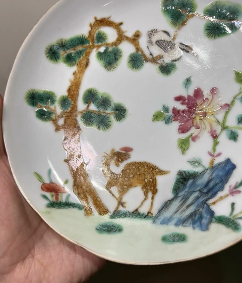 古玩陶瓷鶴鹿同春粉彩盤真品鑒賞圖
