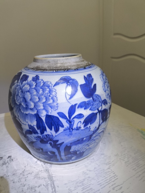 古玩陶瓷花蝶紋青花罐真品鑒賞圖