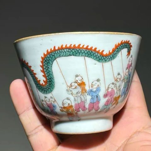 古玩陶瓷粉彩百子鬧春圖仰鐘杯拍賣,當(dāng)前價格8888元