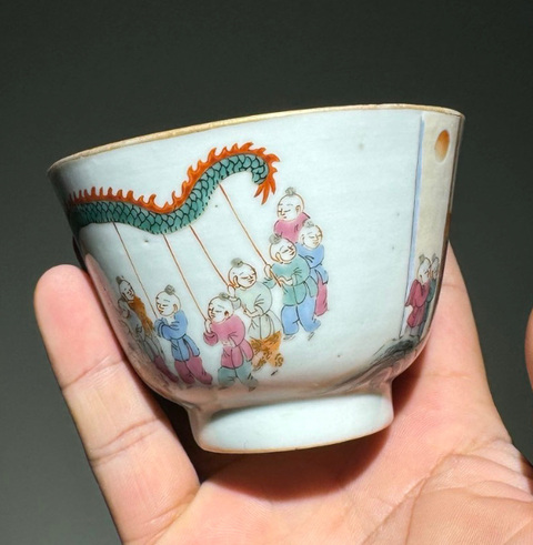 古玩陶瓷粉彩百子鬧春圖仰鐘杯拍賣,當(dāng)前價格8888元