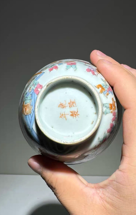 古玩陶瓷粉彩百子鬧春圖仰鐘杯拍賣,當(dāng)前價格8888元
