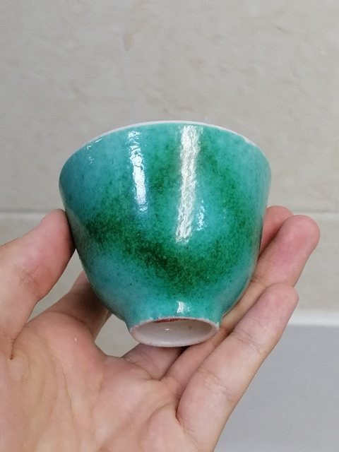 古玩陶瓷吹綠釉杯真品鑒賞圖