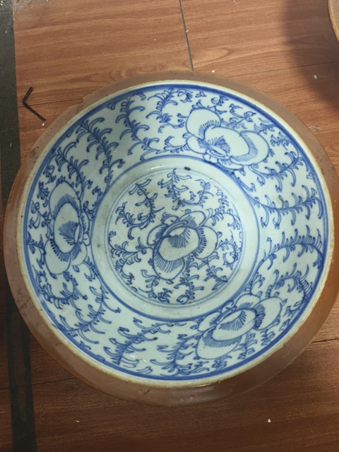 古玩陶瓷外紫金釉內(nèi)青花凈手盆真品鑒賞圖