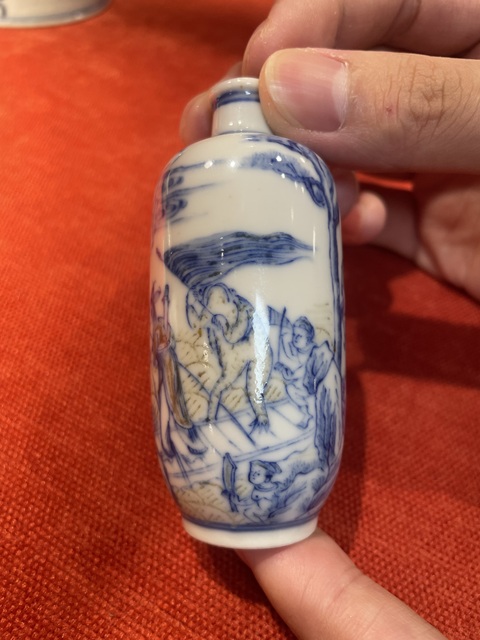 古玩陶瓷青花釉里紅鼻煙壺真品鑒賞圖