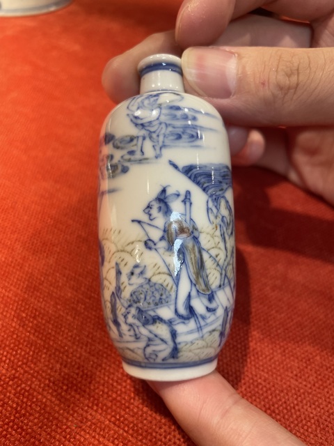 古玩陶瓷青花釉里紅鼻煙壺真品鑒賞圖