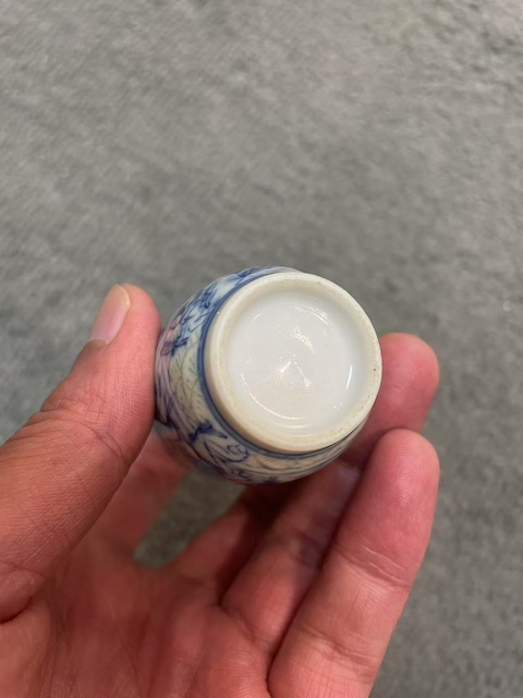 古玩陶瓷青花釉里紅鼻煙壺真品鑒賞圖