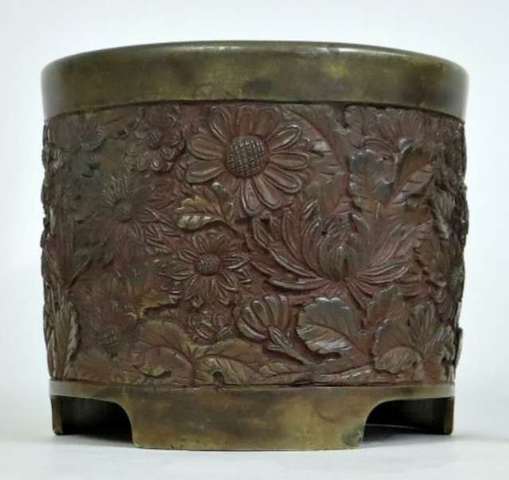 古玩銅器花卉紋筆筒真品鑒賞圖