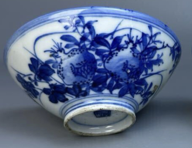 古玩陶瓷青花蓋碗真品鑒賞圖