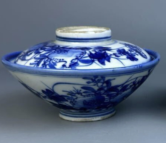 古玩陶瓷青花蓋碗真品鑒賞圖