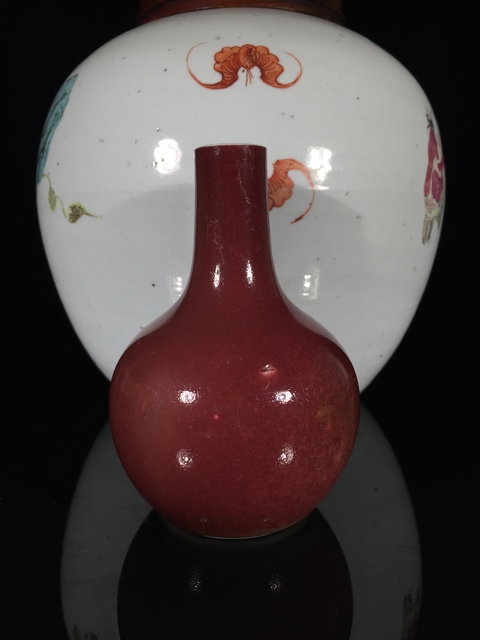 古玩陶瓷祭紅釉瓶真品鑒賞圖