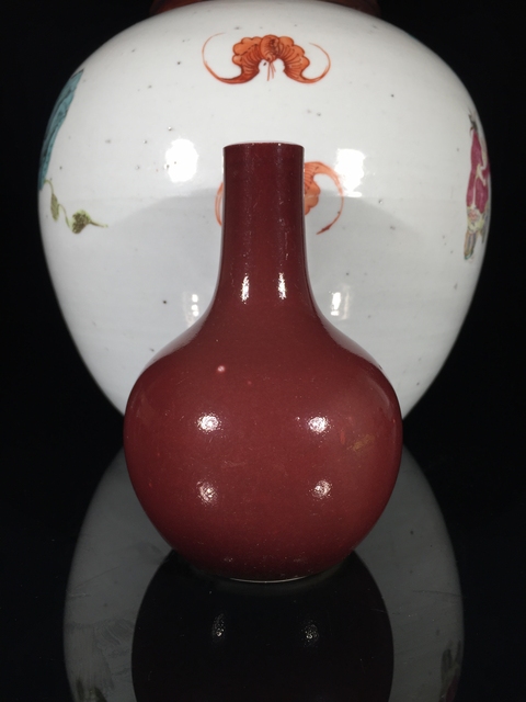 古玩陶瓷祭紅釉瓶真品鑒賞圖