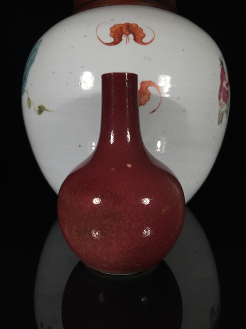 古玩陶瓷祭紅釉瓶真品鑒賞圖