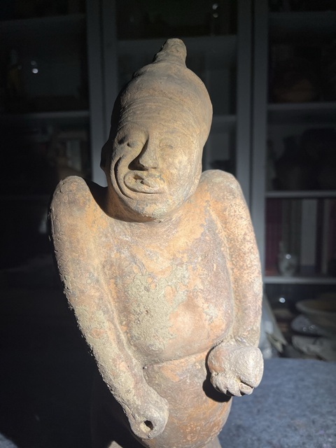 古玩陶瓷漢代陶俑真品鑒賞圖