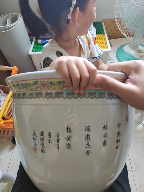 古玩陶瓷花鳥紋缸真品鑒賞圖