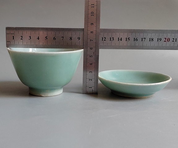 古玩陶瓷清代中期豆青釉壓手杯盤拍賣,當前價格38元