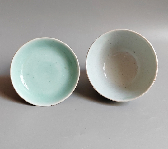 古玩陶瓷清代中期豆青釉壓手杯盤拍賣,當前價格38元