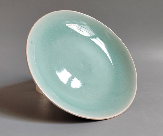 古玩陶瓷豆青釉盤真品鑒賞圖