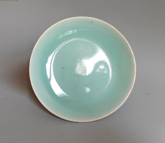 古玩陶瓷豆青釉盤真品鑒賞圖