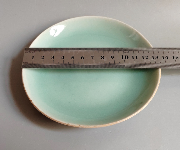 古玩陶瓷豆青釉盤真品鑒賞圖
