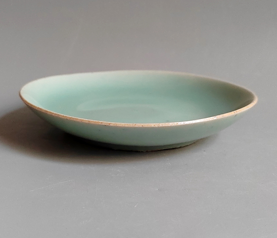 古玩陶瓷豆青釉盤真品鑒賞圖
