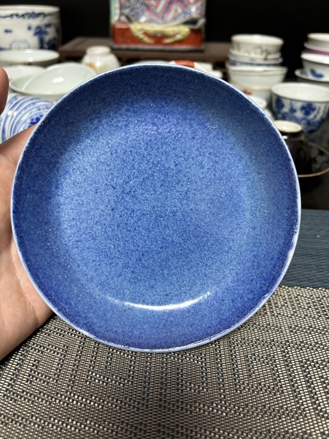 古玩陶瓷灑藍(lán)釉盤真品鑒賞圖