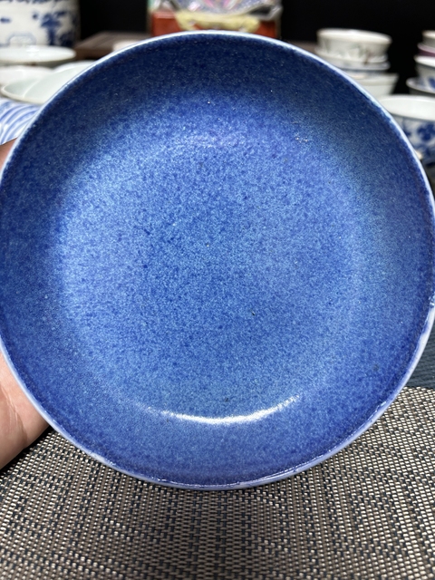古玩陶瓷灑藍(lán)釉盤真品鑒賞圖