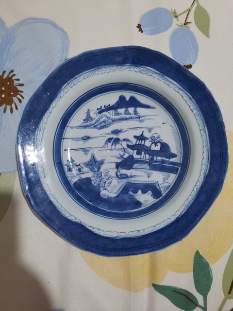 古玩陶瓷樓臺亭閣山水紋青花盤真品鑒賞圖