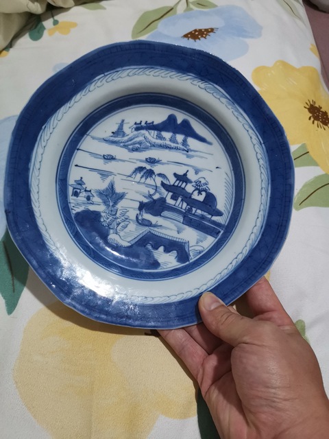 古玩陶瓷樓臺亭閣山水紋青花盤真品鑒賞圖