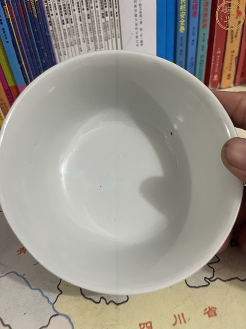 古玩陶瓷清末民初纏枝西番蓮紋碗真品鑒賞圖