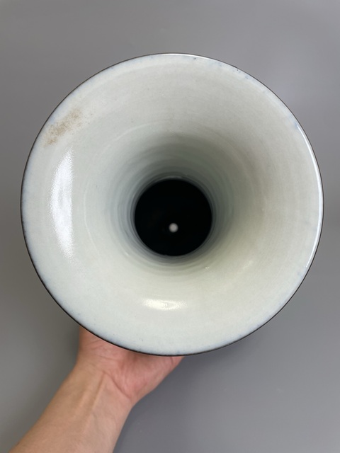 古玩陶瓷清中期 藍上藍洞石雙鳳牡丹紋大賞瓶(無款官)真品鑒賞圖
