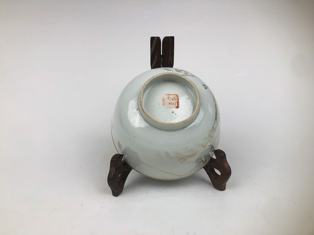 古玩陶瓷清末民初·金彩山水人物詩(shī)文碗拍賣,當(dāng)前價(jià)格0元