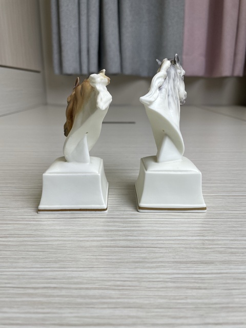 古玩陶瓷民國左右 英國皇家御馬圖 瓷雕塑拍賣，當(dāng)前價格280元