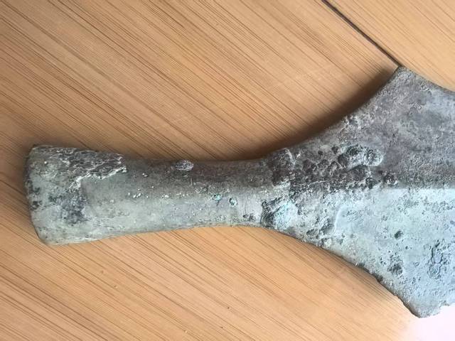 古玩銅器長矛真品鑒賞圖