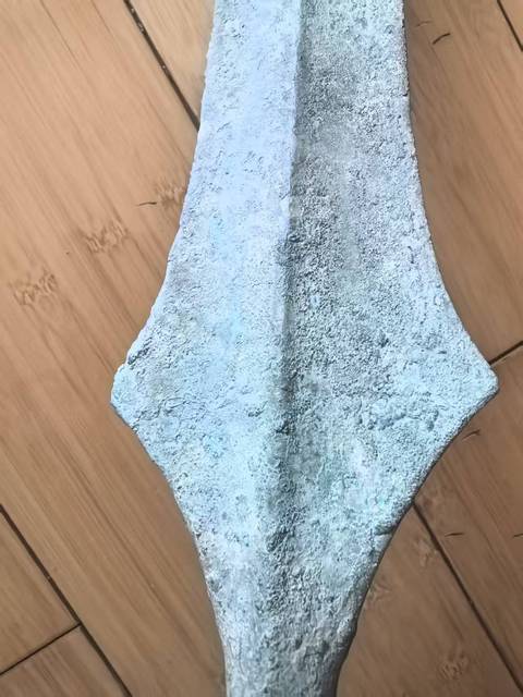 古玩銅器長矛真品鑒賞圖