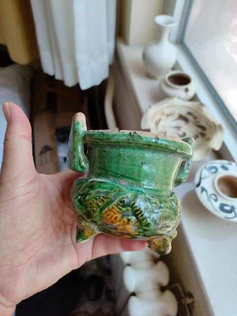 古玩陶瓷元代三彩貼龍紋三足爐真品鑒賞圖