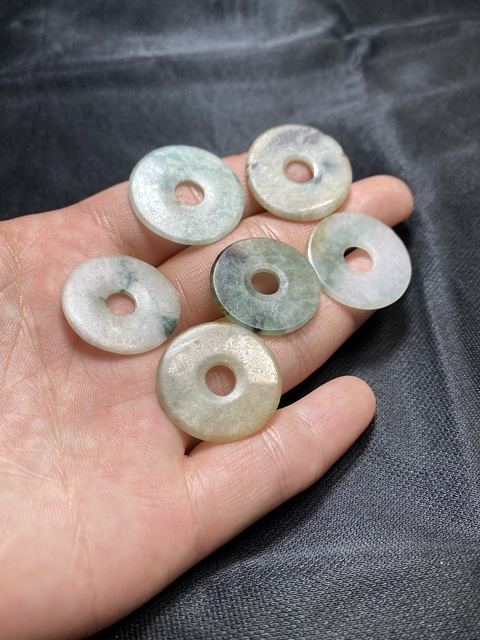 古玩玉器清代天然翡翠“平安扣”一組拍賣,當前價格4600元