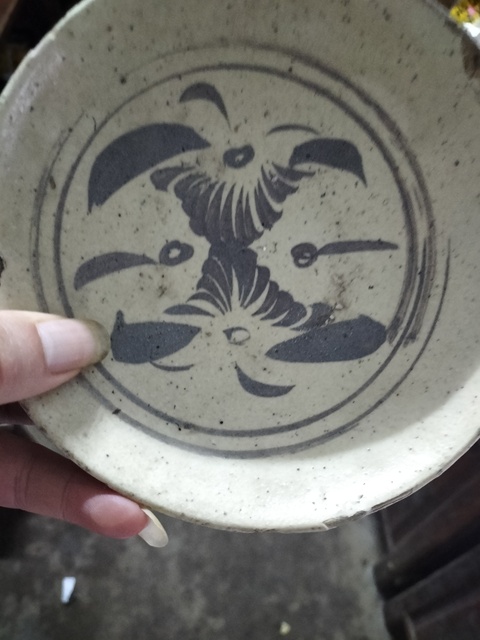 古玩陶瓷磁州窯白地黑花盤真品鑒賞圖