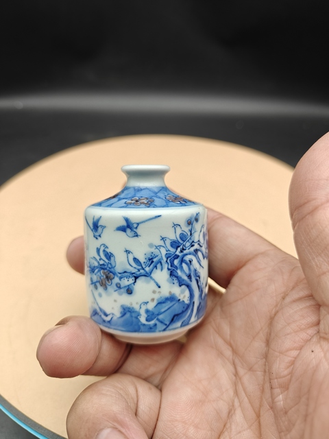 古玩陶瓷青花釉里紅鼻煙壺拍賣,當前價格2200元