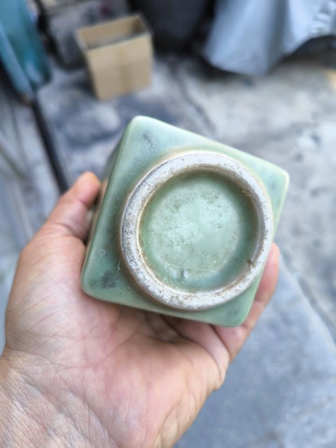 古玩陶瓷豆青釉琮式瓶真品鑒賞圖