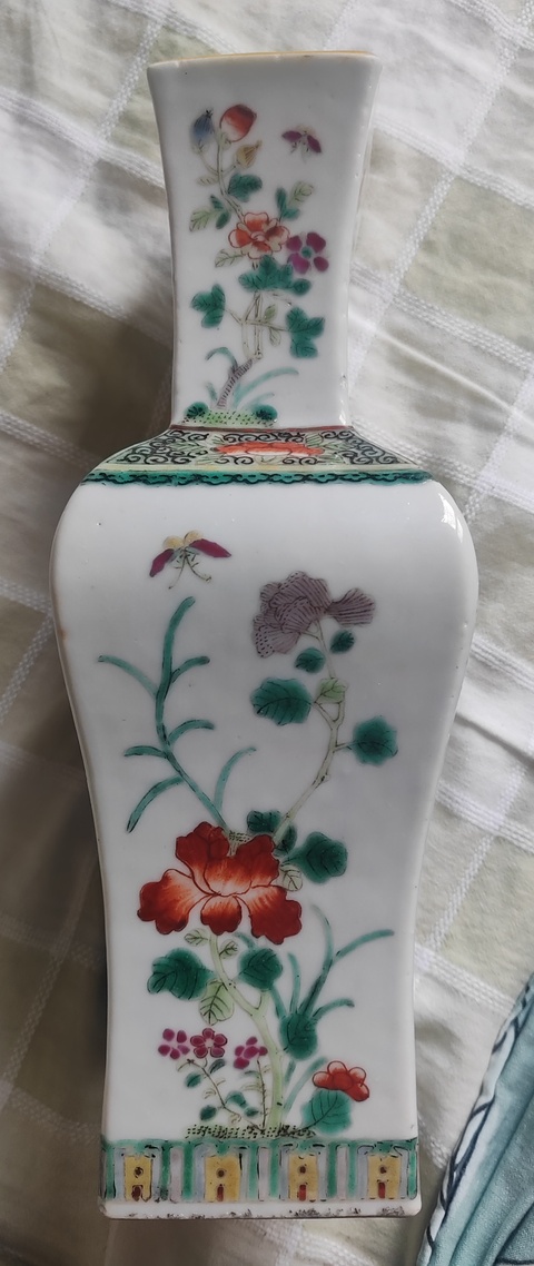古玩陶瓷清光緒 五彩花卉紋四方瓶真品鑒賞圖
