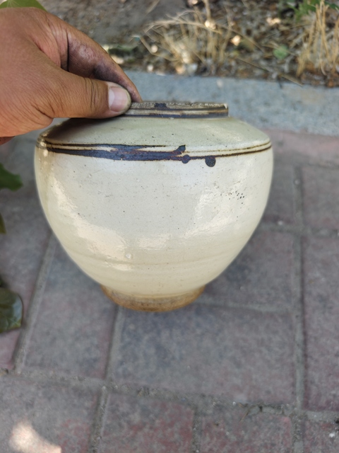 古玩陶瓷磁州窯白底褐彩罐真品鑒賞圖