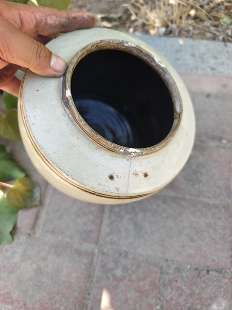 古玩陶瓷磁州窯白底褐彩罐真品鑒賞圖
