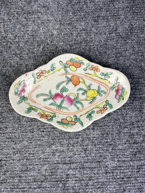 古玩陶瓷粉彩花卉紋盤拍賣,當前價格388元