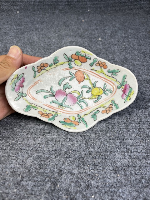 古玩陶瓷粉彩花卉紋盤拍賣,當前價格388元