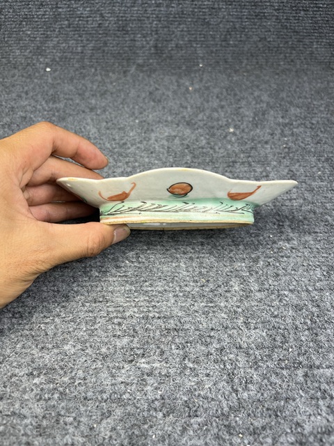 古玩陶瓷粉彩花卉紋盤拍賣,當前價格388元