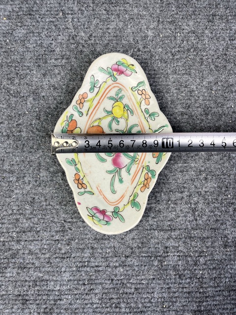 古玩陶瓷粉彩花卉紋盤拍賣,當前價格388元