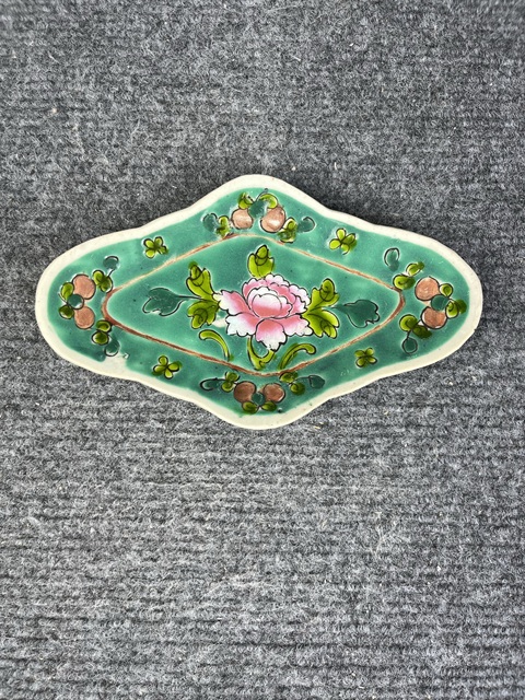 古玩陶瓷粉彩花卉紋盤拍賣，當前價格399元