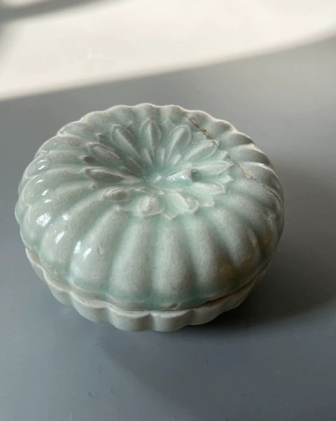 古玩陶瓷湖田窯青白釉粉盒真品鑒賞圖